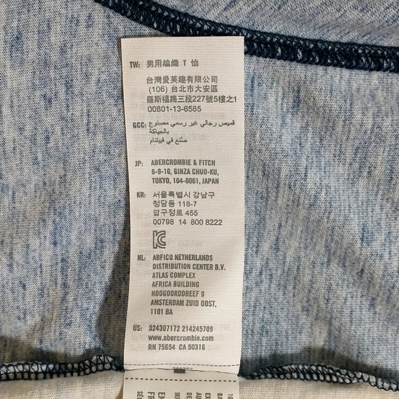 Hollister "Must Have Collection" Long Sleeve Crew - Picture 6 of 7